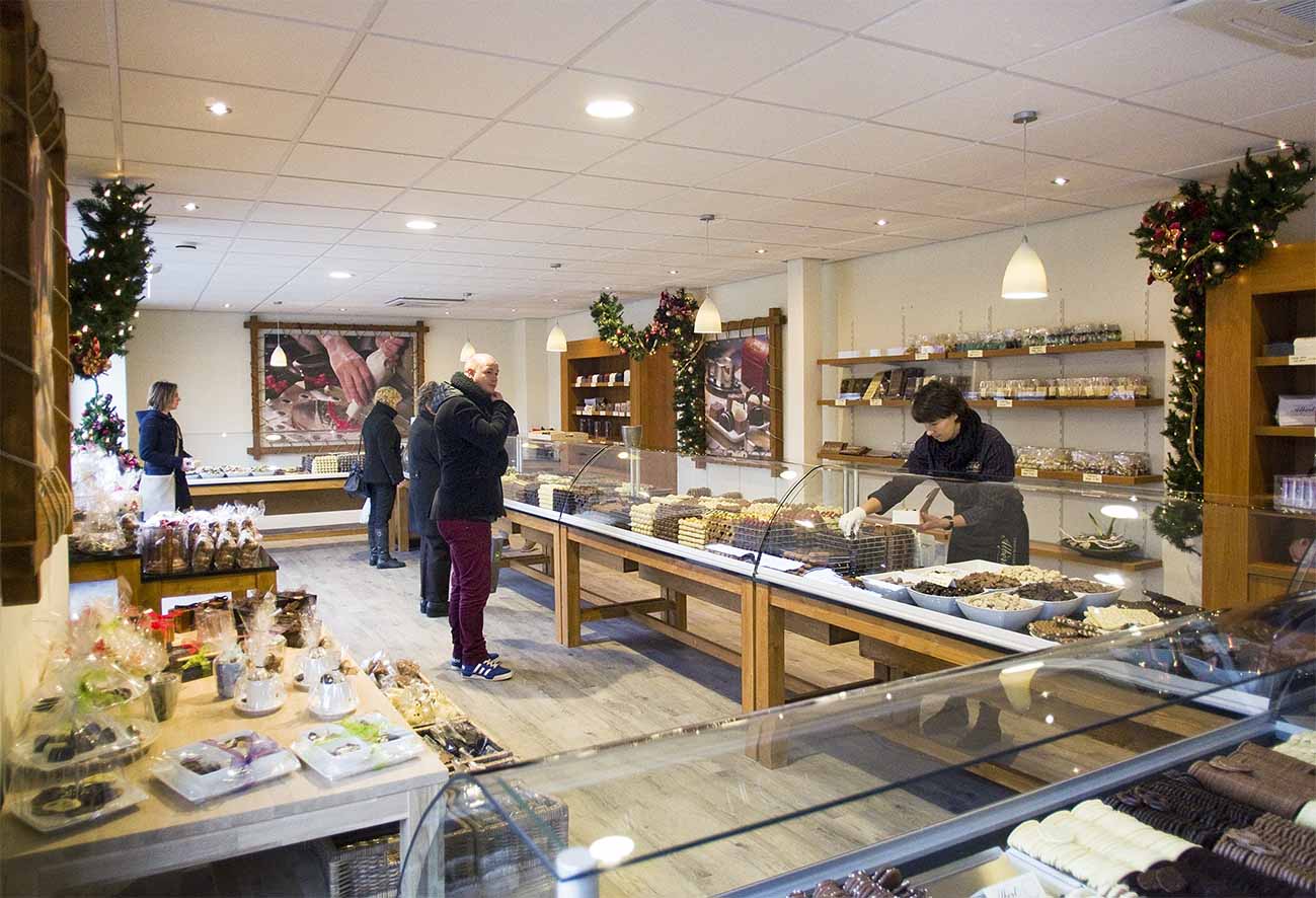 Een sfeerbeeld van een tropisch land waar cacao wordt verbouwd